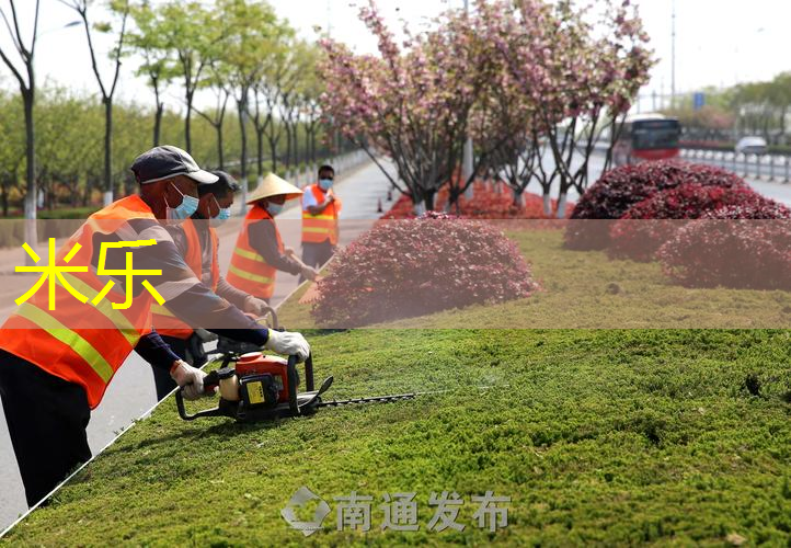 米乐m6官网：塑胶跑道彩色路面施工盛装登场，让阳光运动更加多姿多彩